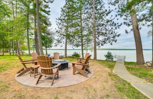 Higgins Lake House with Swimming Dock! - Foto 4