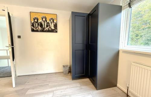 Serene 3-Bedroom Family Rochdale Home with Garden - Foto 12