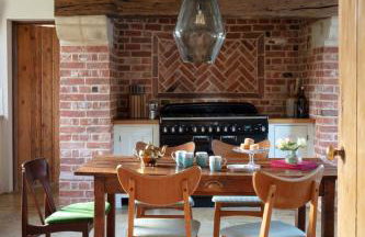 Farmhouse in Suffolk with wild swimming & hot tub - Photo 29