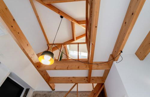 Authentic Studio with Terrace by HostWise - Foto 46