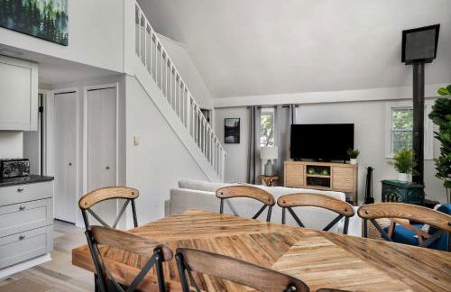 Modern Cabin w Hot Tub & Indoor Pool Gym Access! - Foto 14