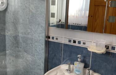 The Old Smiddy Cottage and Apartment - Foto 43