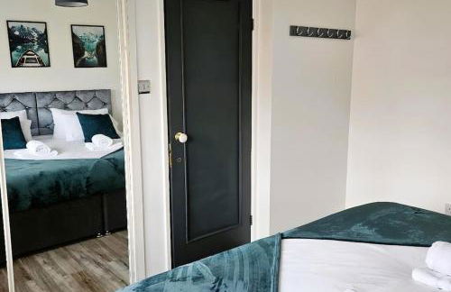 BSE Homes & Properties Ltd 4-Bedroom Home, Harlow , with Parking sleeps 6 - Foto 18