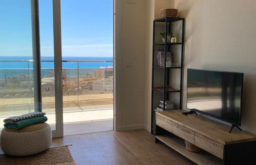 Modern Penthouse - Sea View & Private Rooftop - Photo 6