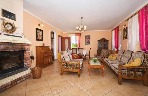 Nice Home In Pl-76-113 Postomino - Foto 3