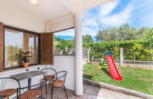 Stunning Apartment In Marcana - Foto 6