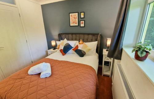 Free Parking Home In Gatley by City SuperHost - Photo 19