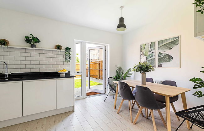 Semi-detached House With Modern Bespoke Interior - Foto 11