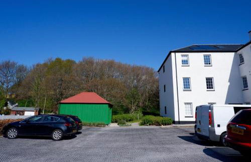 No 7 Quiet, two bedroom Ground Floor Flat in Tornagrain Great for early Airport departures or late flights - Photo 31