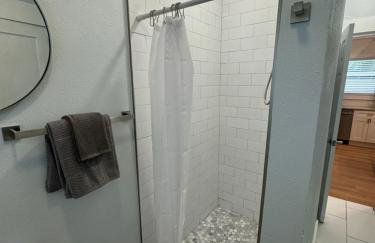 Mid-Century 1bd House - Beach Gear - 5min Walk to Beach - Foto 15