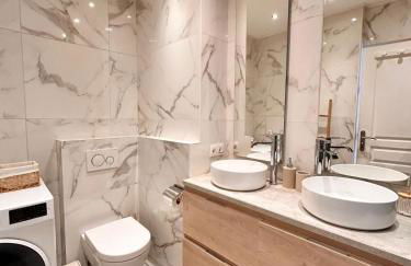 Near Port & City - Private Parking & Breakfast - Full apartment - Photo 10