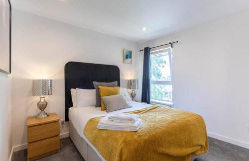 Modern 2 bed BroomPark/Central apt. with Parking - Photo 25