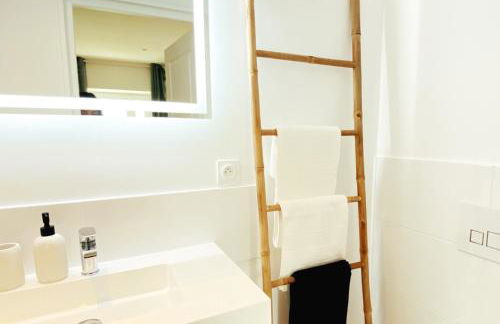 Le Studio Design ⸱ Stationnement gratuit ⸱ Fibre - Foto 7