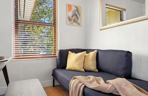 Cozy 2BR Next to Design District & Free Parking - Photo 15