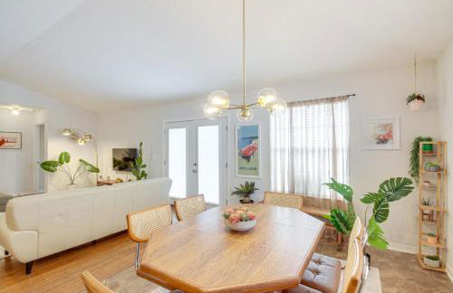 3 Mi to Escambia Bay Home with Deck and Private Yard! - Foto 7