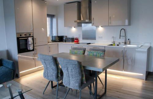 Stylish Essex Apartment, Balcony & Scenic Views - Foto 13