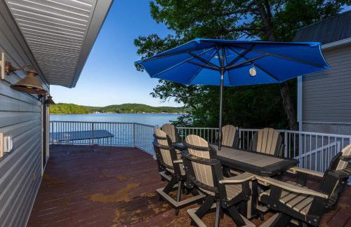 Lakefront Family Home Private Dock with Huge Views - Foto 39