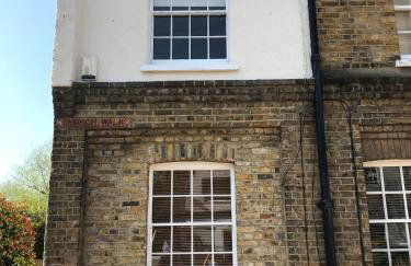 Lovely riverside cottage, Weybridge, Surrey - Foto 12