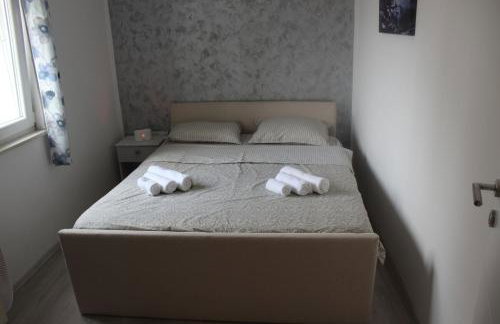 Apartments Mia with pool near Medulin - Photo 6