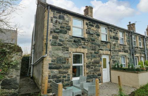 1 Dinas cottages - Photo 1