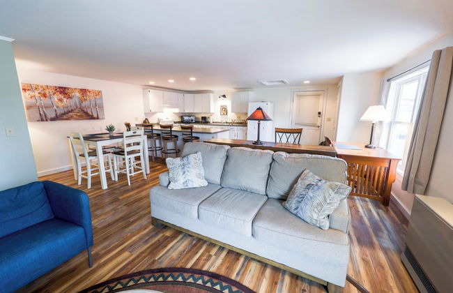 Downtown Greenville Spacious Apartment - Photo 9