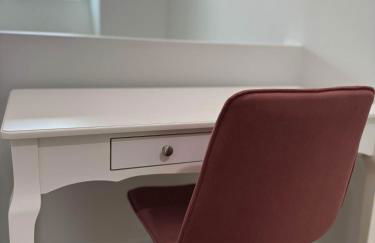 New cottage near Sports Complex with King Beds - Foto 26