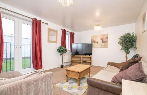 5 bed house with free secure parking in pleasant quiet location - Photo 8