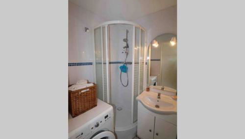 Les Capitelles Bord de plage avec grande piscine - Vue montagne - Balcon - Photo 5