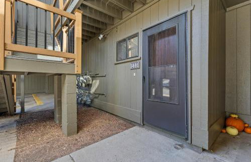 Charming Country Club Condo with Loft & Fireplace - Foto 24