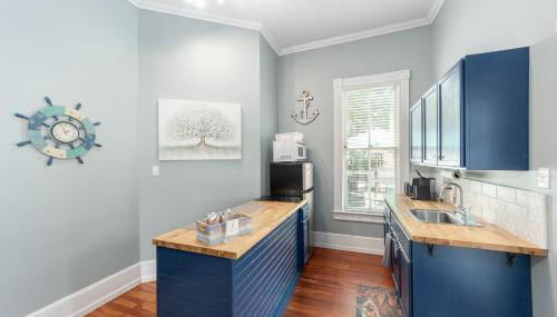 Martin B- historic district apt with pool - Foto 3