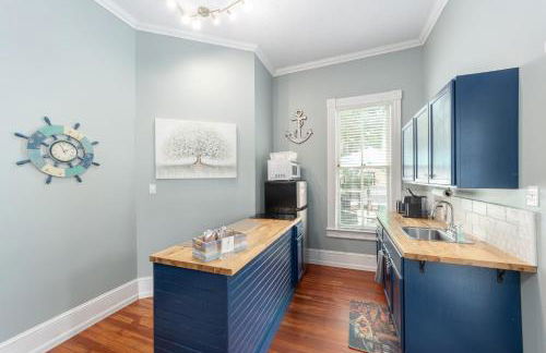 Martin B- historic district apt with pool - Foto 3