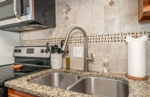 Cozy Home Away From Home! - Foto 38