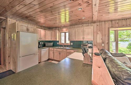 Lakefront Gloversville Home with Beach and Dock! - Foto 6