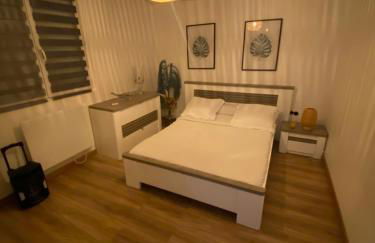 Maison avec piscine chauffée jacuzzi a1 heure paris 10 mn du centre ville - Photo 12