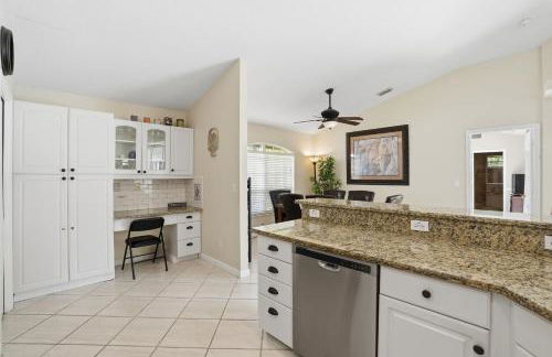 SUPERB LAKESIDE VILLA WITH PRIVATE POOL NAPLES - Foto 20