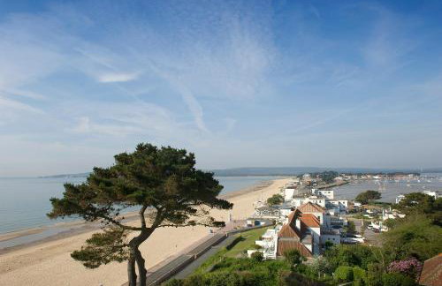 CHURCH ROAD by BOURNECOAST - A Spacious Bungalow in the Popular Hengistbury Head Area Near the Sandy Beaches - HB5830 - Foto 19