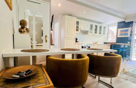 "Saint-Tropez" Superbe appartement avec Terrasse Jardin et Parking privé - Photo 4