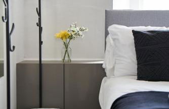 1 BDR Apt By Caledonia Luxe Stays Short Lets & Serviced Accommodation Lanark - Photo 7