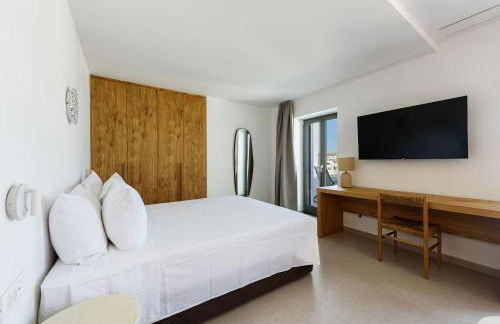 Azure Naousa - Photo 69