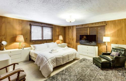 Lakefront Brainerd Cabin w Deck, Fire Pit - Photo 11