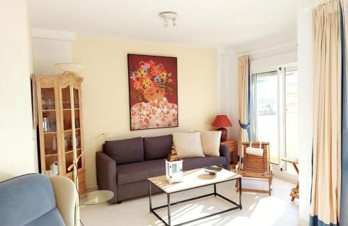 Estupendo apartamento en primera línea de playa y con vistas al mar - Foto 17