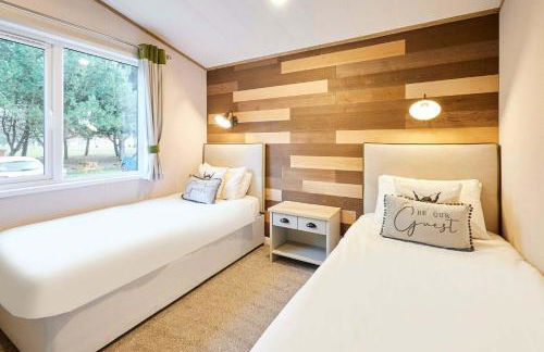 Cherry Lodge with Hot Tub - Foto 40