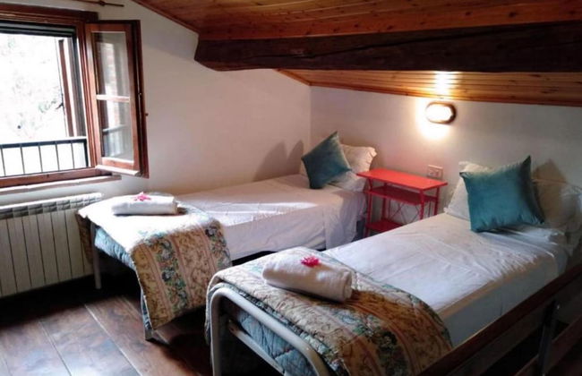 Laurel apt With Shared Pool - Photo 12