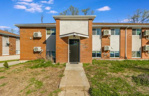 Home in Kansas City 15 mins to KCI with a KING bed and workspace - Foto 26