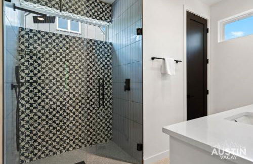 Luxury 2BR 2BA East Austin retreat w yard, deck and garage parking by Austin Vacay - Foto 4