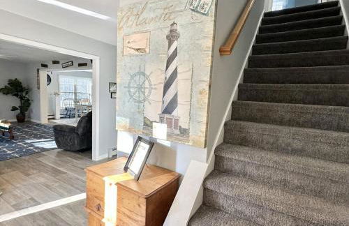 5BR Waterfront Hot Tub Kids Playscape Pets Family Compound! - Foto 32