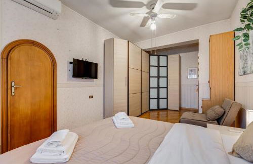 The Elegant Penthouse - Ampio Attico con Posto Auto - Foto 25