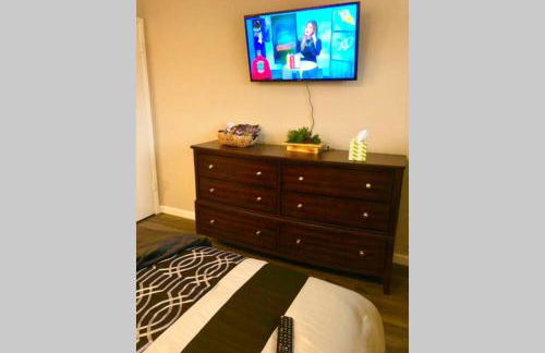 Luxury stay near Oakridge Mall for vacation/work - Foto 32