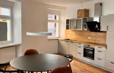 BG Living & Hosting - Stilvolle Mosel-Ferienwohnung "Alte Apotheke" in Ürzig - 2 Schlafzimmer, bis 5 Personen, Fahrradkeller & WLAN - Foto 2