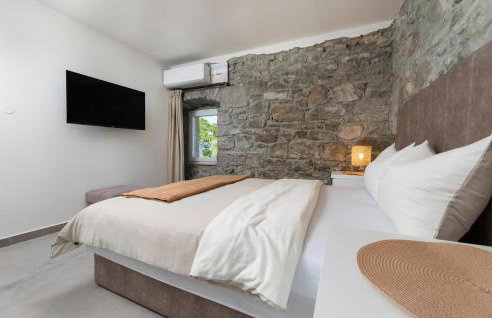 Awesome Home In Lakmartin - Photo 14